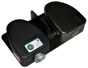 DF-Series Dual Pedal Foot Switch (back view)